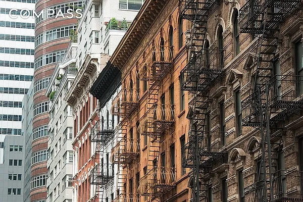 Sold by Compass | media 25