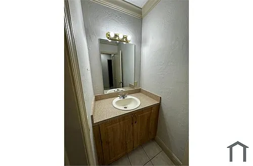 1225 W 35th St #53A Photo 1
