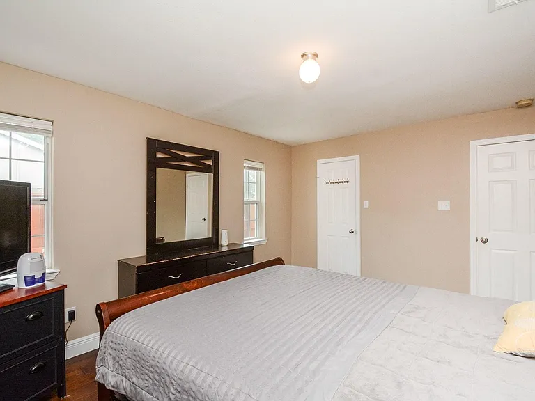 1402 Chestnut Ridge Rd — Photo 8