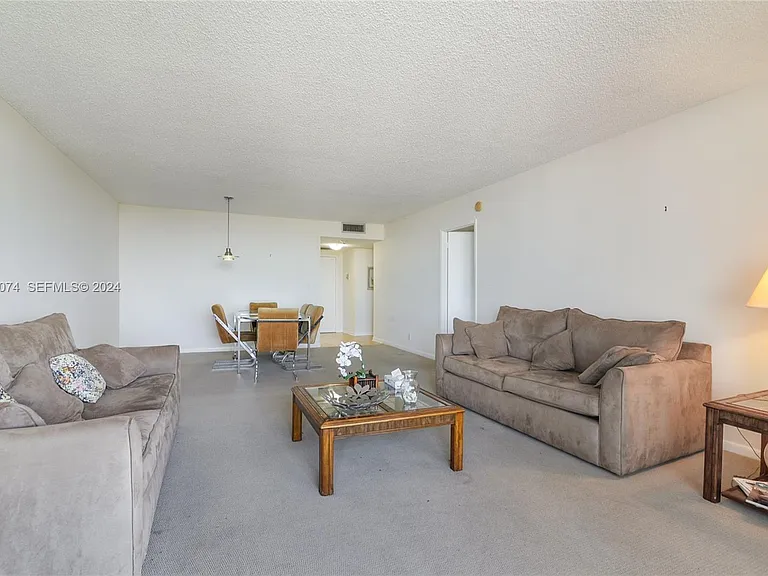 2500 Parkview Dr #1610 — Photo 7