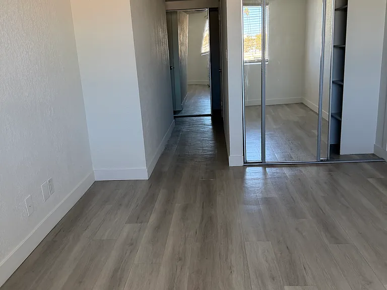 234 S Kenmore Ave #212 — Photo 4