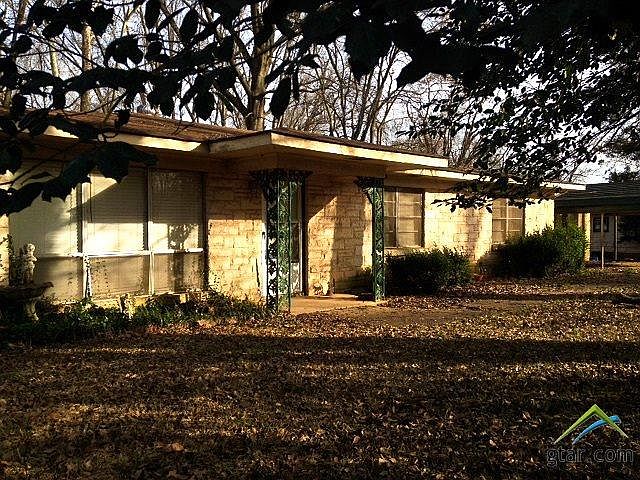 1st image of 118 N Pecan