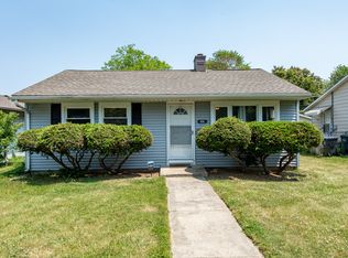 935 N Jackson St, Waukegan, IL 60085