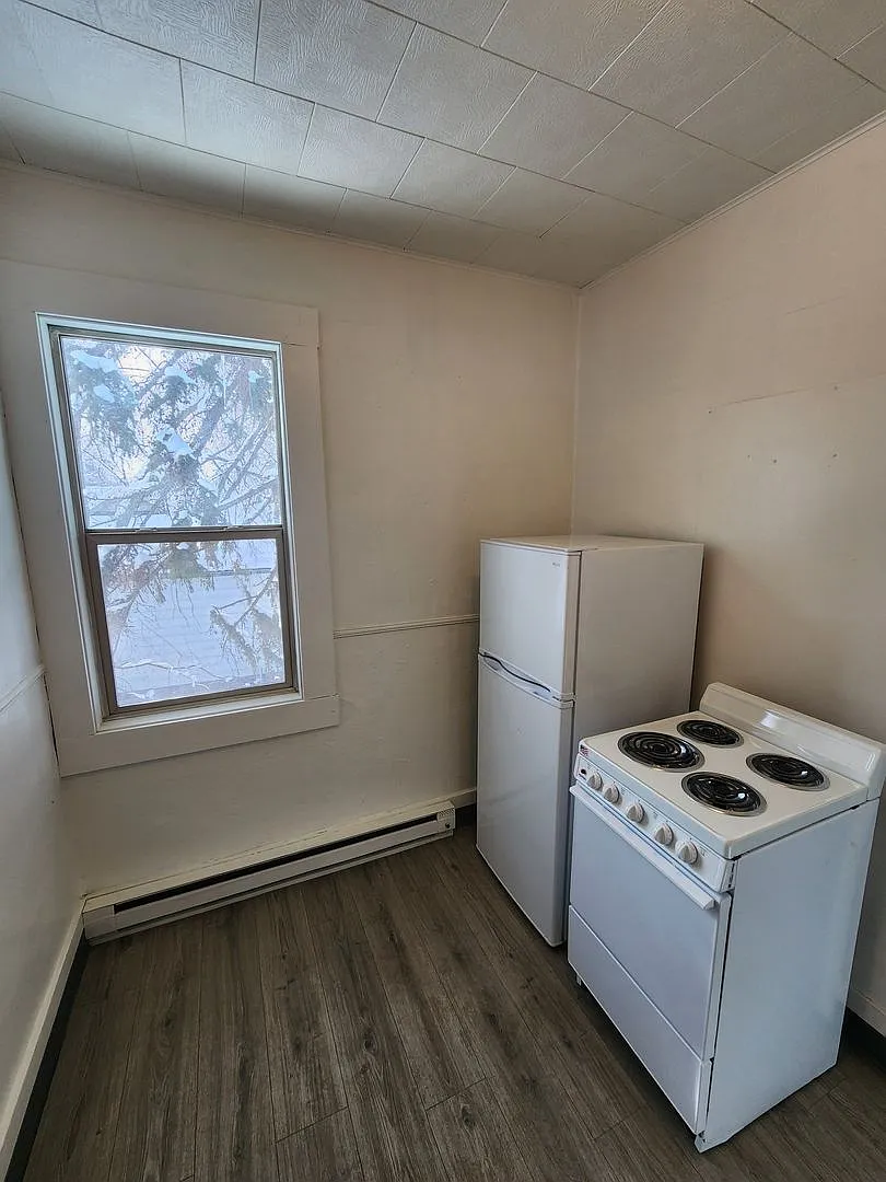 1st Street Apt. — Photo 2