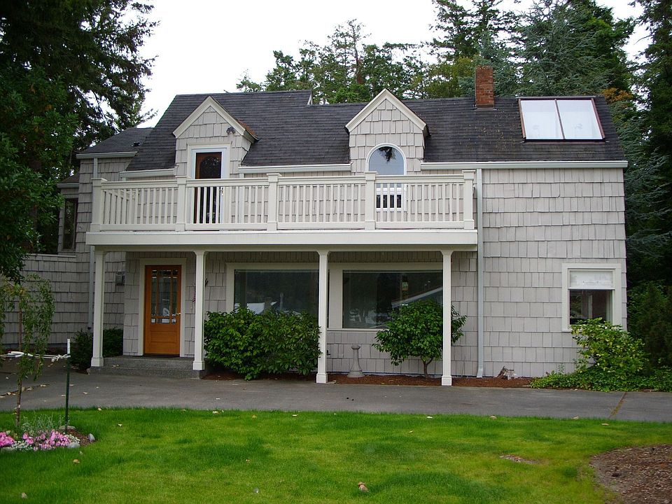 Cape Cod on 3/4 acre