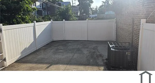 2604 Denison St — Photo 18