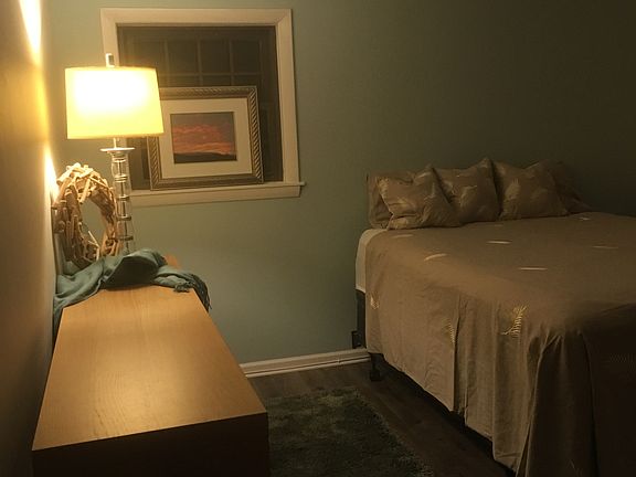 4th image of 901 N Roy Ave