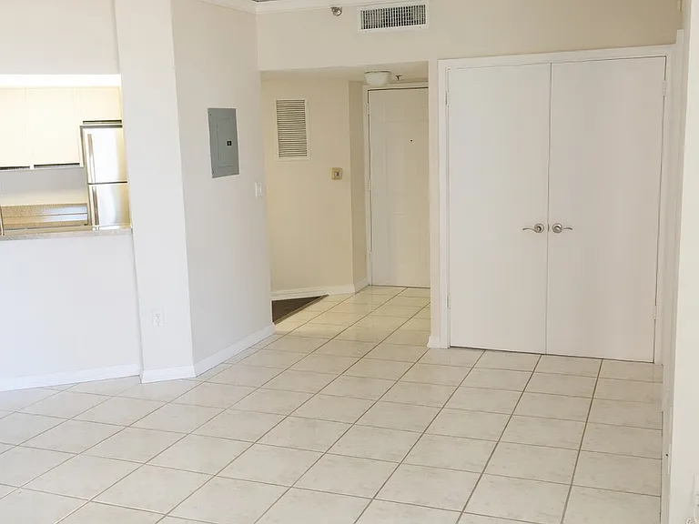 540 Brickell Key Dr #617 — Photo 10