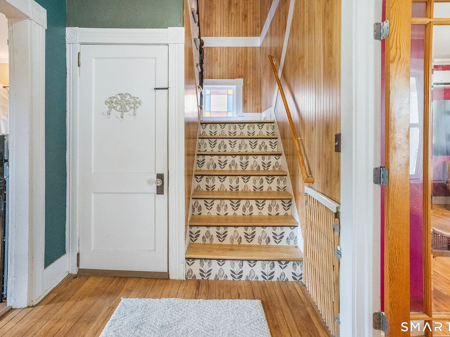 3 bed, 2.0 bath, 2096 sqft, $3,200 — Photo 2