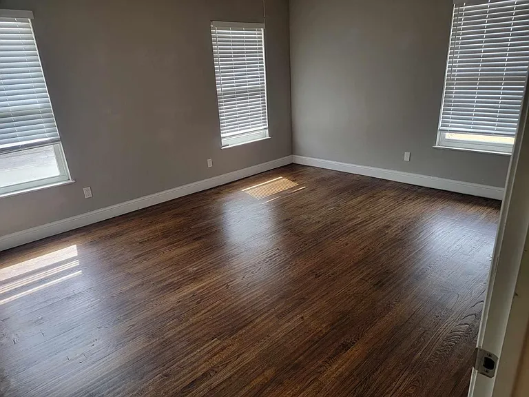 1231 W Morton St — Photo 15