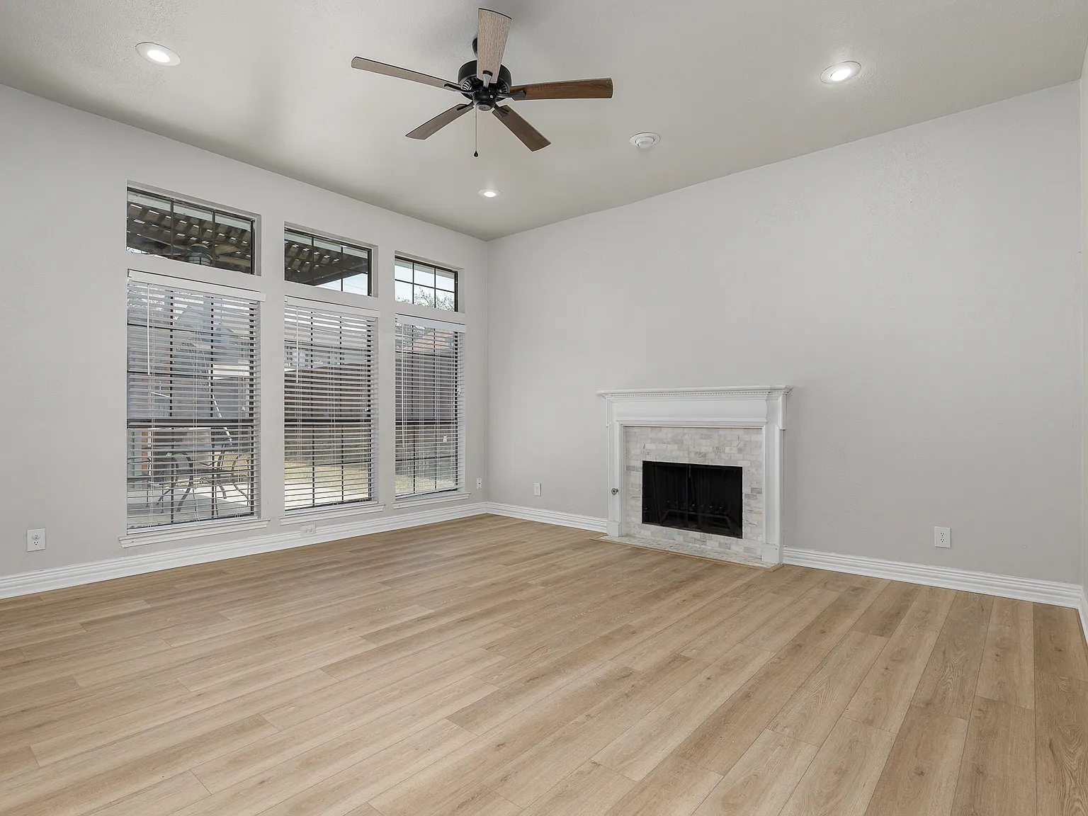 2 bed, 1300 sqft, $2,250 — Photo 4