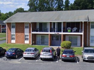 2827 N Ohenry Blvd APT E, Greensboro, NC 27405