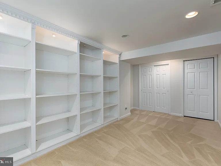 30 Leicester Ct — Photo 22