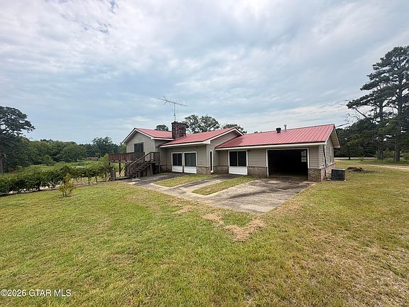 3rd image of 1570 County Road 133