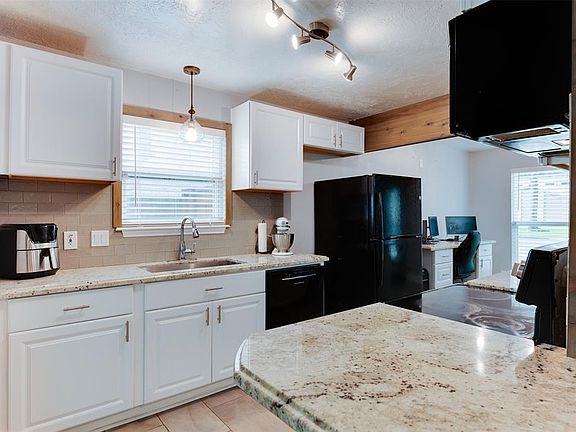 5th image of 9810 Cantertrot Drive
