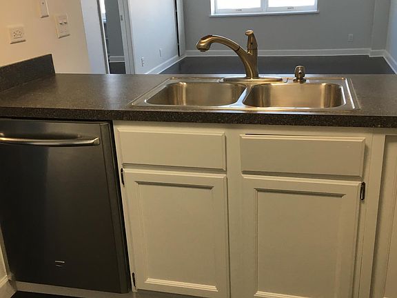 5th image of 139 N 11th St APT 904