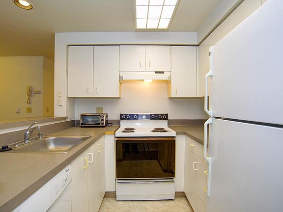 4th image of 1421 4th Ave W #1