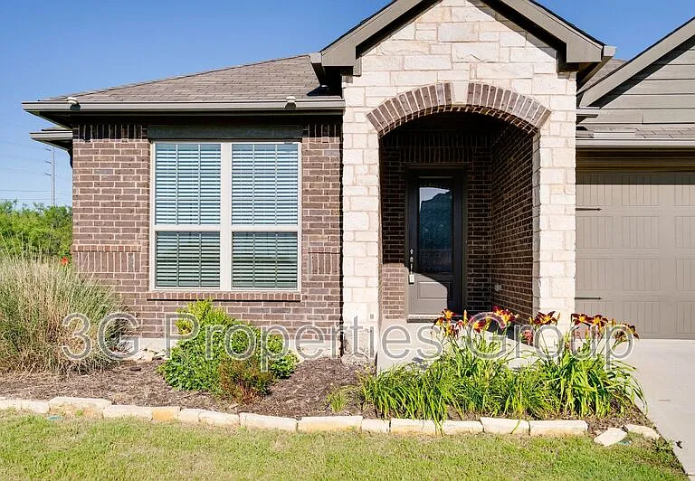 5301 Zara Dr — Photo 3