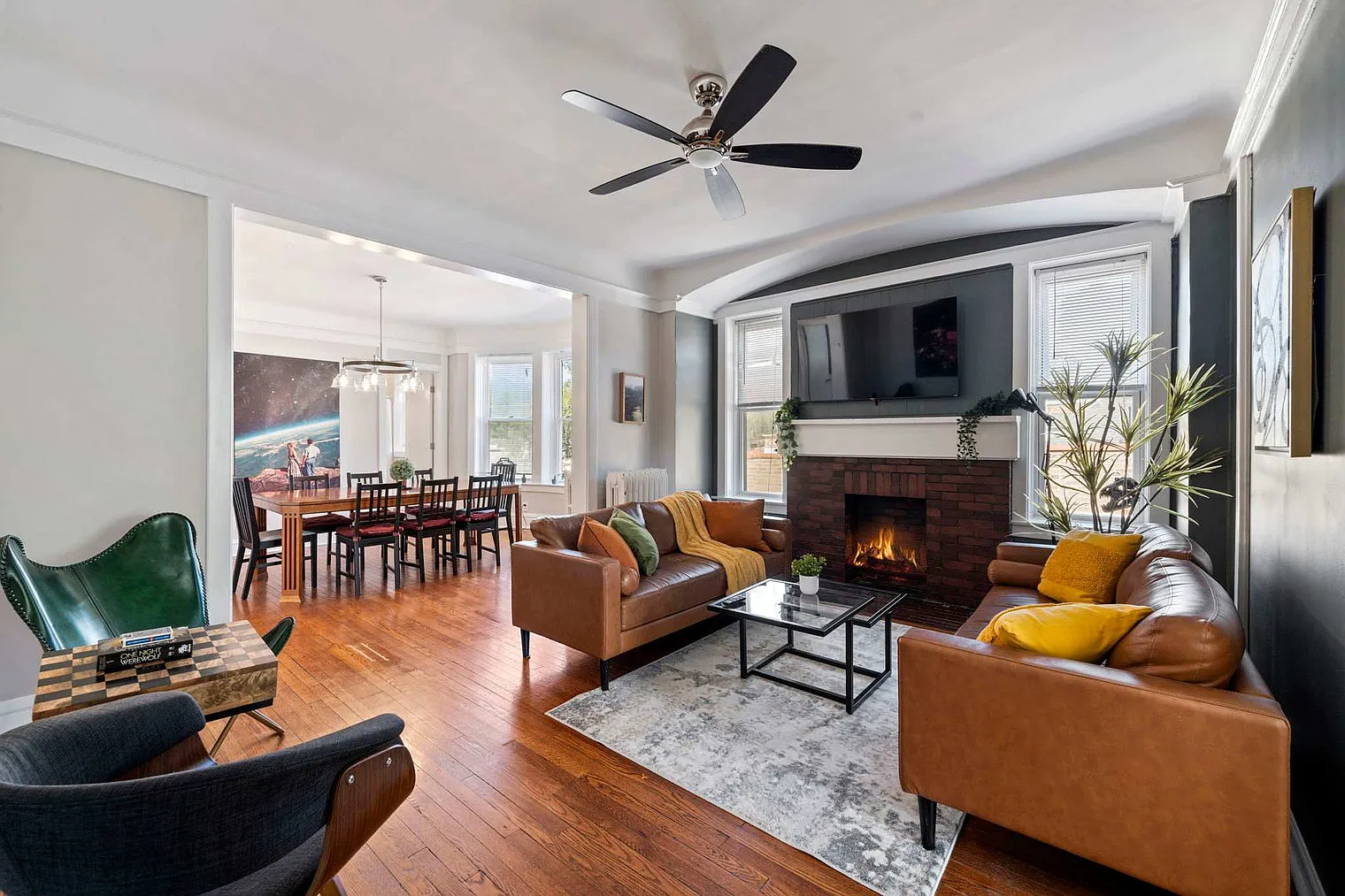 4 bed, 2.0 bath, 1496 sqft, $6,561 — Photo 4