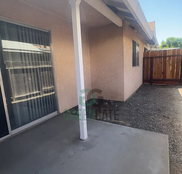 2201 Meadow Glen Dr — Photo 13