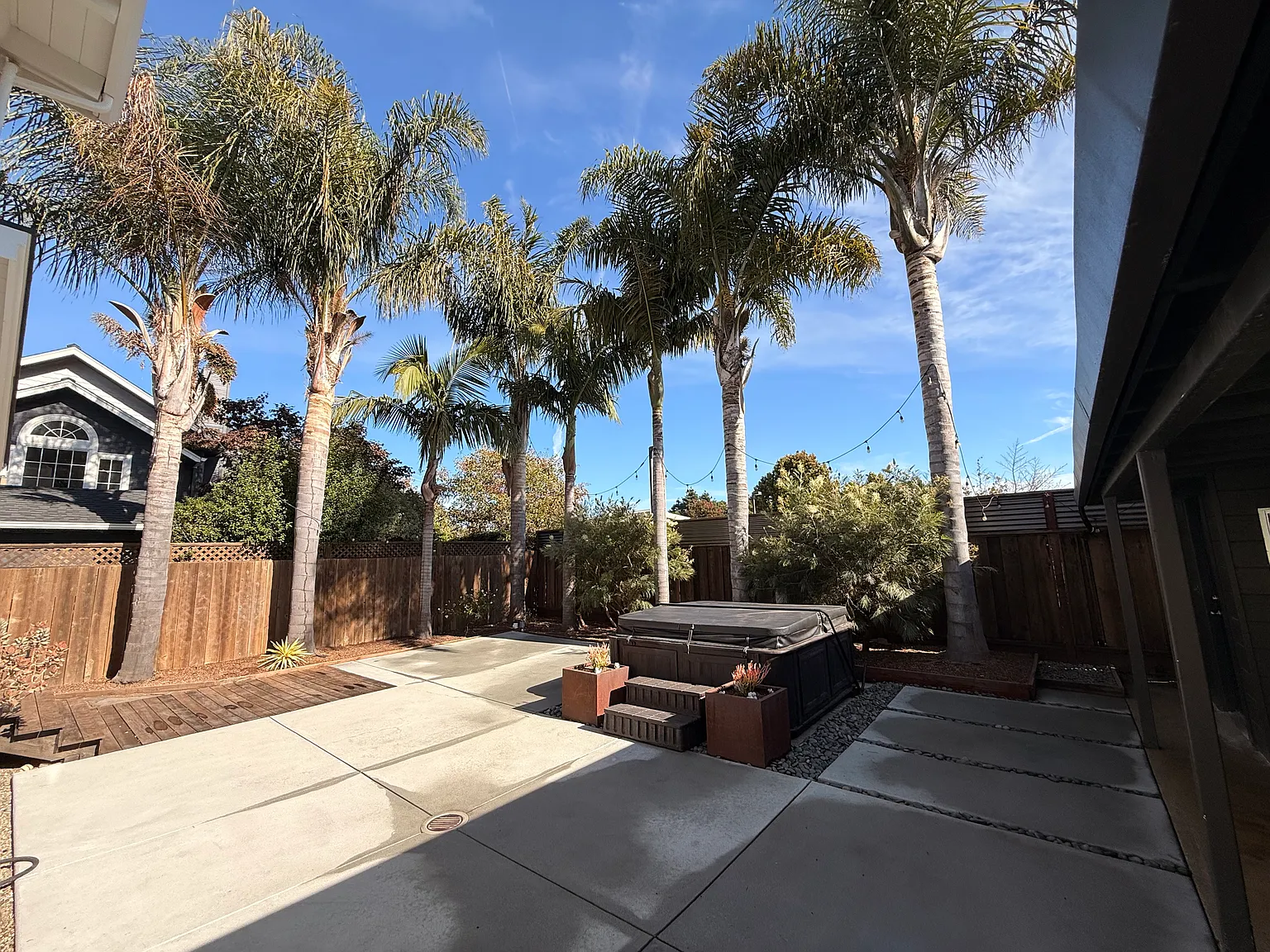 3 bed, 1428 sqft, $5,600 — Photo 3
