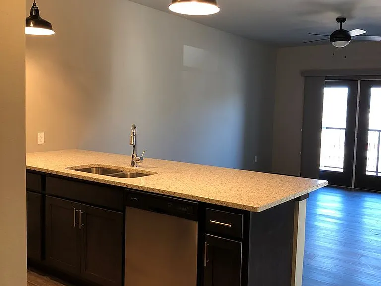 Depot Building D Luxury Rentals — Photo 25