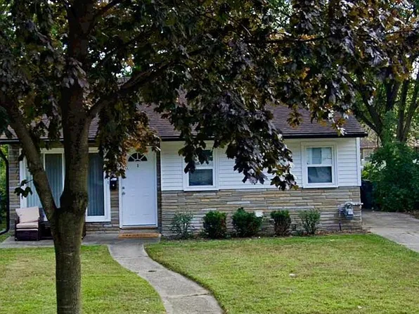 10211 Corning St, Oak Park, MI 48237