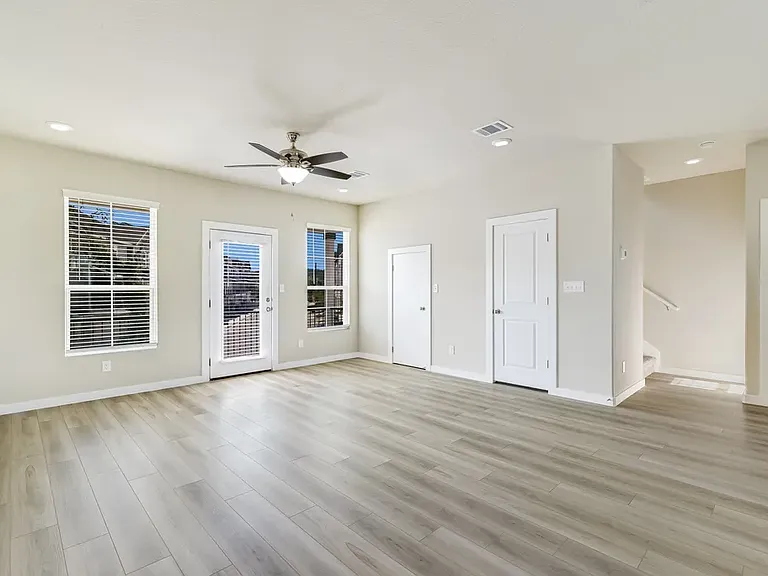 21539 Sir Walter Ln — Photo 3