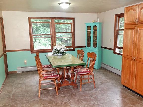 5th image of 43 Sugar Hill Cir