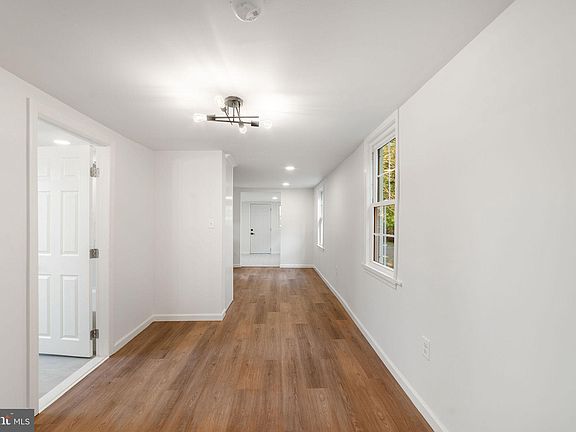 5th image of 4 Walnut St