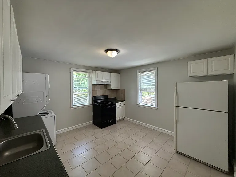 1576 Ferndale Ave #1 — Photo 8