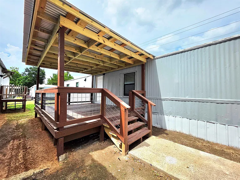 310 Paddock St #6 — Photo 13