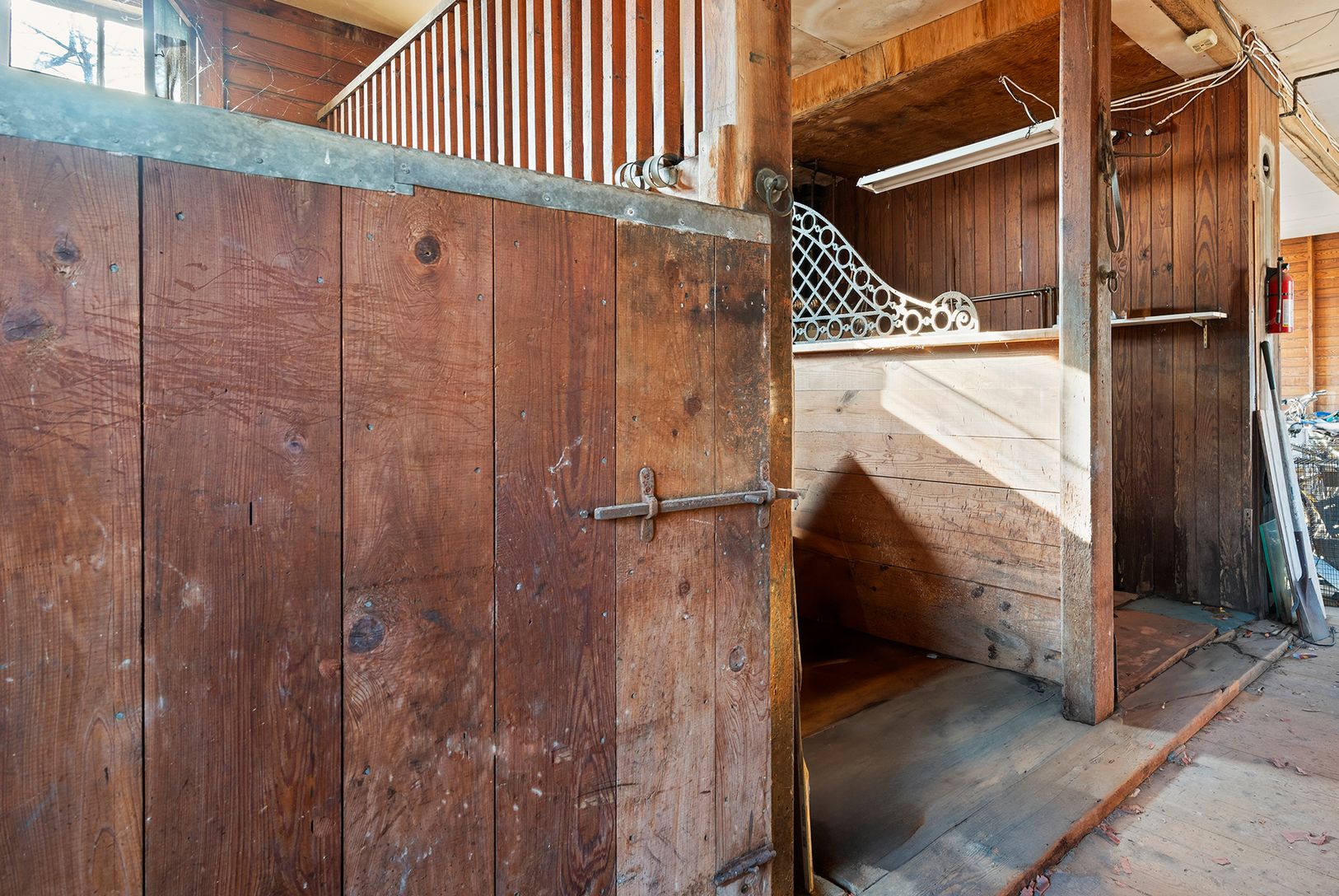  Barn Horse Stalls