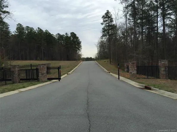 5010 Stoney Brook Dr, Stanley, NC 28164