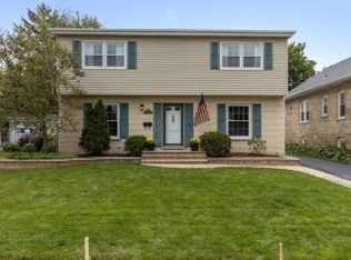 667 S Sunnyside Ave, Elmhurst, IL 60126