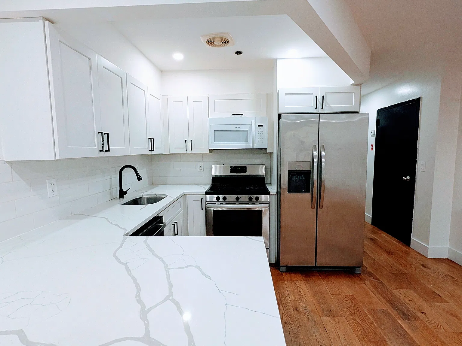 Barbadoes Dr, Far Rockaway — Photo 3