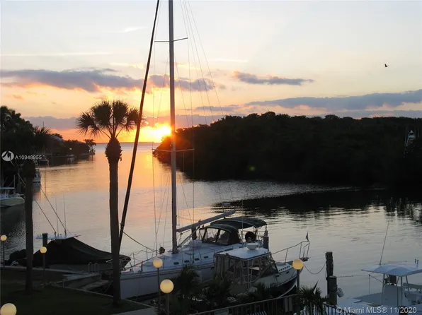 6901 Edgewater Dr APT 314, Coral Gables, FL 33133