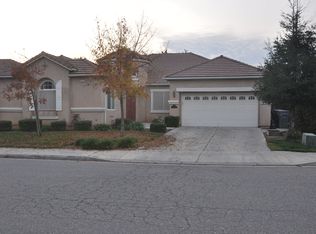 8391 N Richelle Ave, Fresno, CA 93720