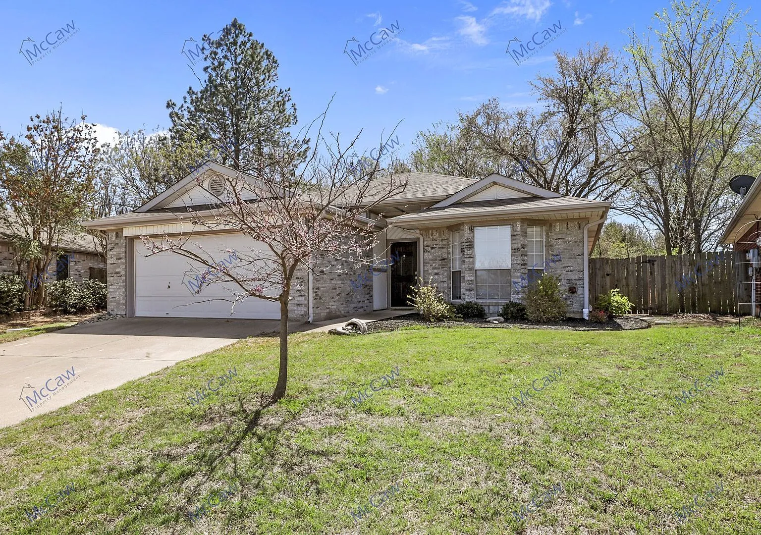 3 bed, 2.0 bath, 1484 sqft, $2,200 — Photo 3