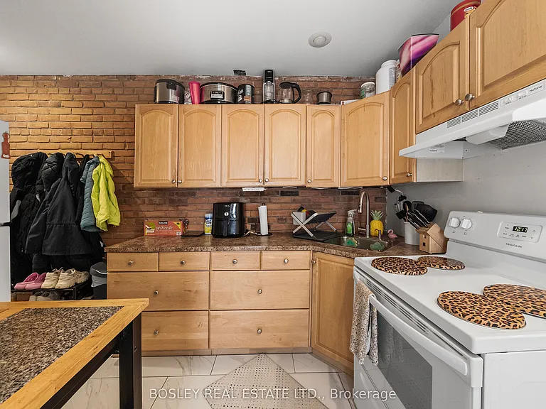 229 Woodbine Ave #MAIN — Photo 6