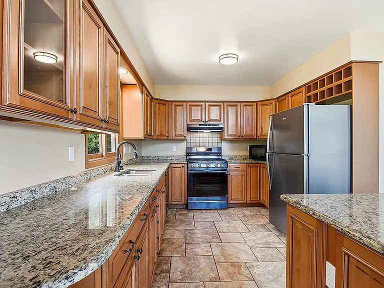 10228 Christopher Dr — Photo 8