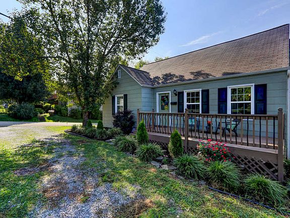 2nd image of 2918 Sanders Dr