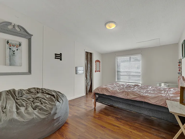 570 Froboese Ln — Photo 12