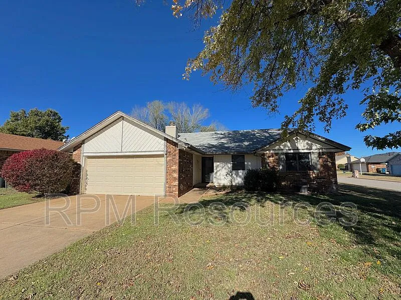 3 bed, 2.0 bath, 1355 sqft, $1,500 — Photo 2