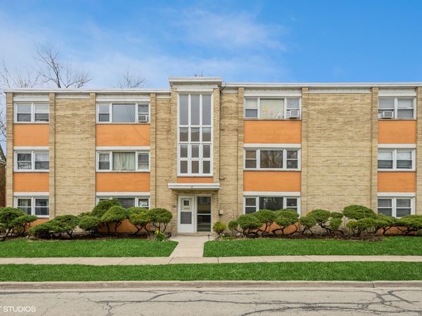 50 West Ave #1N, Riverside, IL 60546