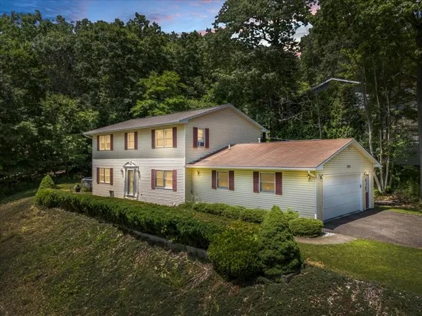 833 Prescott Ave, Endicott, NY 13760