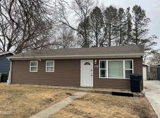 336 8th St NE, Watertown, SD 57201