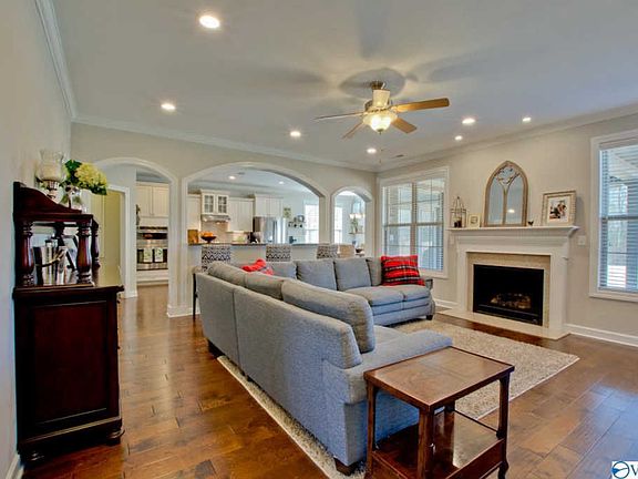 2nd image of 4501 Holloway Cir SE