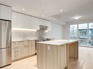 126 E 21st St #522, North Vancouver, BC