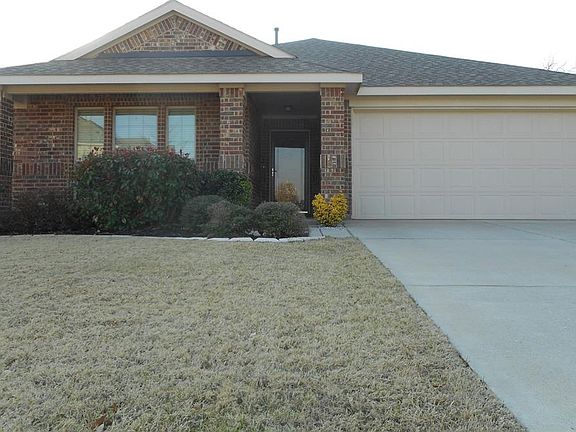 2nd image of 1324 Stanford Ln